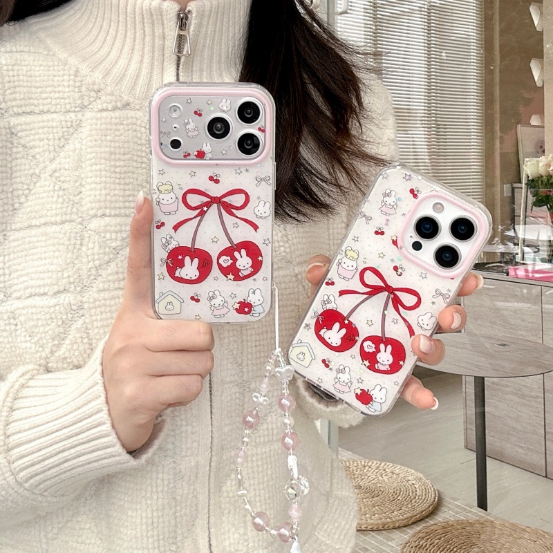Cute Cartoon Wrist Strap Silicone Case - เคสโทรศัพท์ลายการ์ตูนมิฟฟี่เชอร์รี่น่ารักวิบวับ สำหรับ iPhone 13 14 15