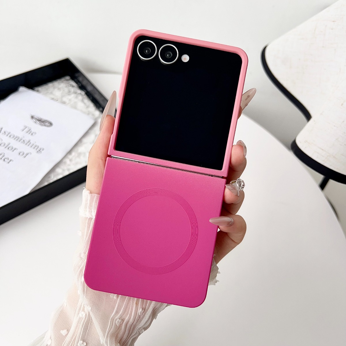Liquid Silicone Magnetic Phone Case - เคสโทรศัพท์ซิลิโคนเหลวไล่เฉดสีแบบนิ่ม แม่เหล็กในตัว สำหรับ Samsung Galaxy Z