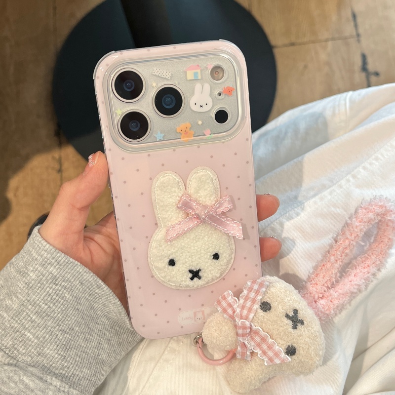 Cute Cartoon Wrist Strap Silicone Case - เคสโทรศัพท์ลายการ์ตูนน่ารัก คาวาอี้ ลายจุดสีชมพู พร้อมสายคล้องมือขนฟู สำหรับ iPhone