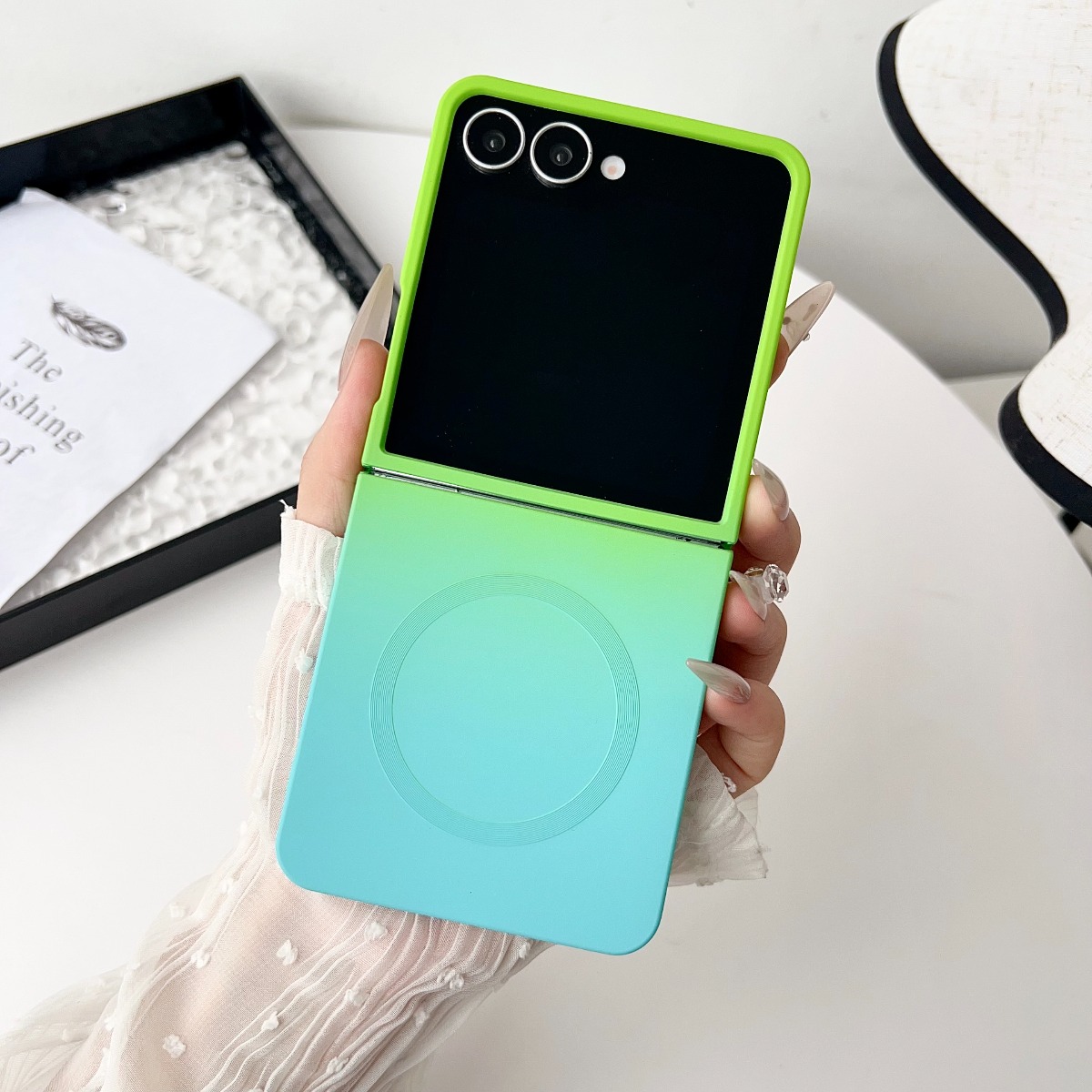 เคสโทรศัพท์ซิลิโคนเหลวไล่เฉดสี - Liquid Silicone Magnetic Phone Case บทวิจารณ์และราคา